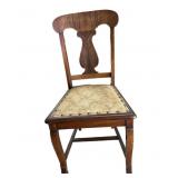 Antique Grandmaï¿½s Chair