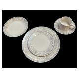 60 Pc Service for 12 FARBERWARE Southampton