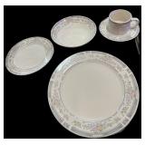 60 Pc Service for 12 Farberware Dish Set