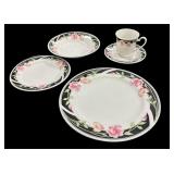 40 Pc Service for (8) Dish Set