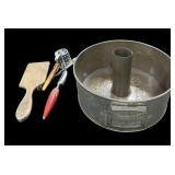 Swans Down Flour Cake Pan & K Utensils