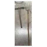 (2) PCS Estate Pick Fork And Mattock
