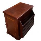 Side Table wï¿½ Magazine Rack
