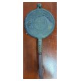 Griswold No 8 Cast Iron Waffle Iron