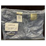 44 x 30 " HAGGAR JEANS