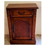 Accent cabinet