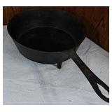 Cast Iron Spider Leg Skillet