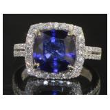 18kt Gold 6.71 ct Cushion Sapphire & Diamond Ring