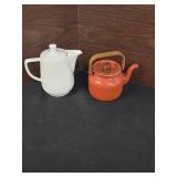 TW0  TEAPOTS