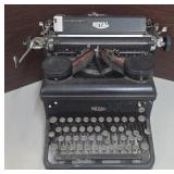 1930 Vintage Royal Typewriter