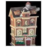 Dickens Keepsake Porcelain Lighted House