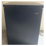 Arctic King Chest Freezer ( Comes With A Seven