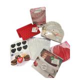 Wilton Cake Stand, Pans, Molds, Border &!Cake