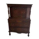 Antique Bachelors Chest
