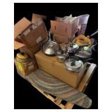 Pallet wï¿½ Cookware, Pillows, Linens, Vintage