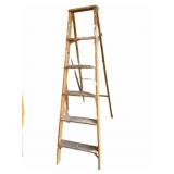 6 ï¿½ Wood Ladder