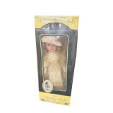 Vintage 20ï¿½ Victorian Beauty Porcelain Doll