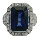 14kt Gold 11.00 ct Sapphire & VS Diamond Ring