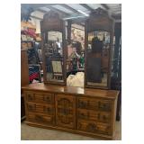 Estate American Furniture Dresser And Mirror