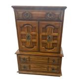 Estate American Furniture Bachelorï¿½s Chest