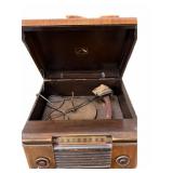 Vintage RCA VICTOR  Radio & Phonograph