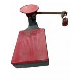 HOWE RED SCALES