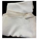 Tablecloth & Napkins