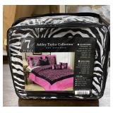 Ashley Taylor 7pc Comforter Set ( Black & White)