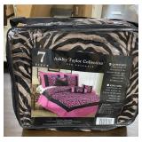 Ashley Taylor 7pc Comforter Set ( Black and Taupe)