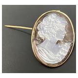 14kt Gold Mother of Pearl Cameo Brooch/Pendant