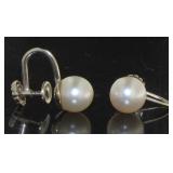 14kt White Gold Pearl Earrings