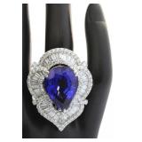 18kt Gold 26.52 ct Pear Sapphire & Diamond Ring