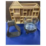 Collection with jar, House Whatnot & Stirrup