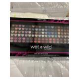 Wet & Wild 72 Eye Shadows, 32 Lip Glosses & 6