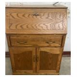 Pre-Owned Solid Oak Amish Made Desk