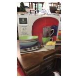 Gibson Color Vibes 12 pc Dish Set