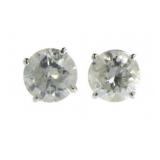 14kt White Gold 2.00 ct Round Diamond Studs