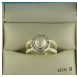 Beautiful Pearl & White Topaz Fashion Ring
