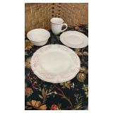 16 Pc JC Home Dish Set