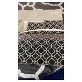 Full/Queen Quilt & Shams