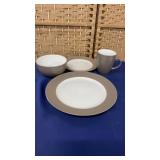 Pfaltzgraff Harmony Taupe 16 Pc Dishes
