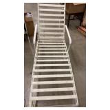 Preowned Lawn Lounger (Needs Wheel)