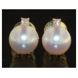 18kt Gold Natural 7.2 mm Pearl & Diamond Earrings