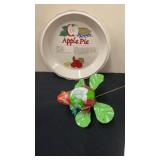 Apple Pie Plate & Metal Frog Ornament