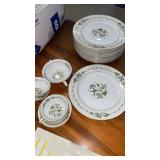 Estate 15 Pc Fantasia Dishes (10 Plates)