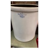 #8 USA Crown Crock