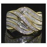 Elegant 1/4 ct Diamond Wavelink Ring