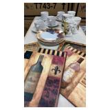 Coffee Cups & Kitchen Decor