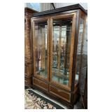 Pre-Owned Broyhill Illuminated Cabinet *NICE