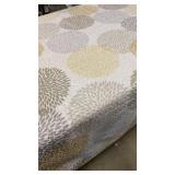 Q Preowned  Reversible Yellow Quilt